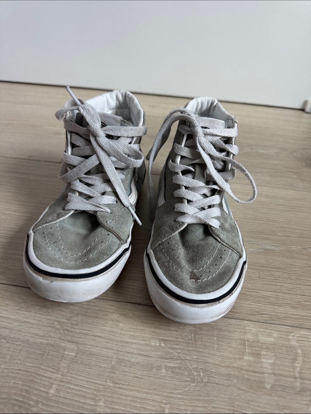 Vans Kids High-Top Sneakers in Light Gray Suede